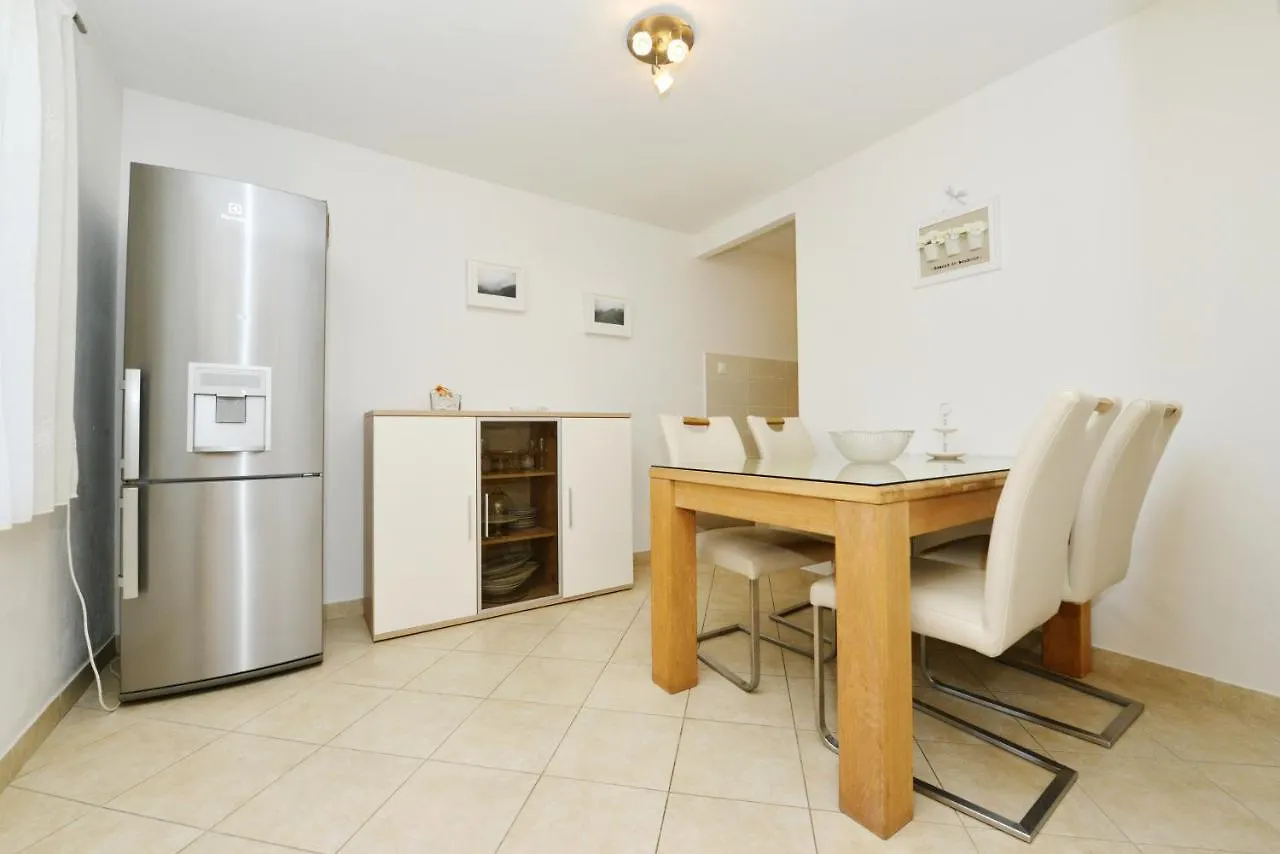 Lorena Apartment Zadar 0*,