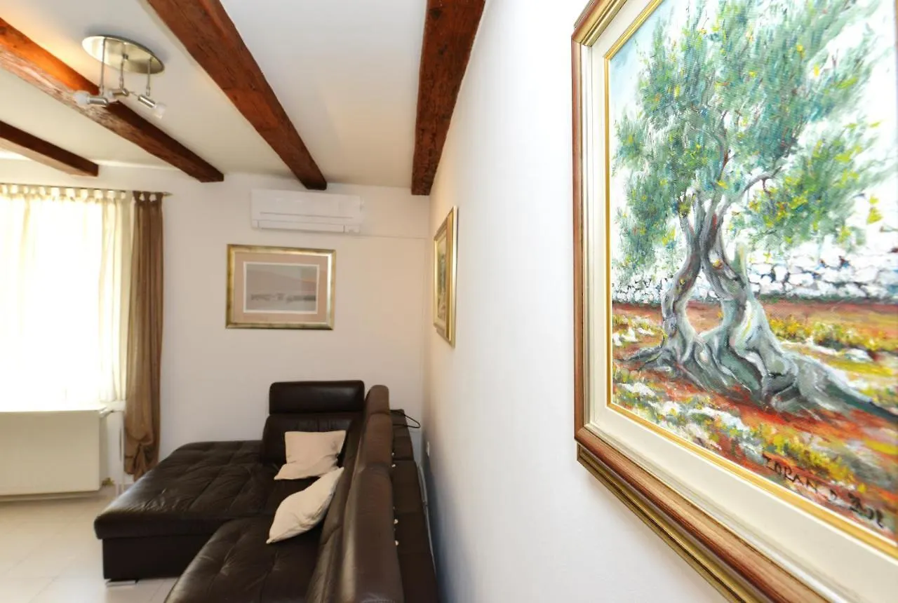 Lorena Apartment Zadar 0*,
